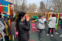 RedboxVR-Adults-using-viewers-2