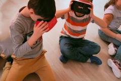 RedboxVR-Children-Using-Viewers-12