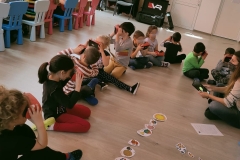 RedboxVR-Children-Using-Viewers-8